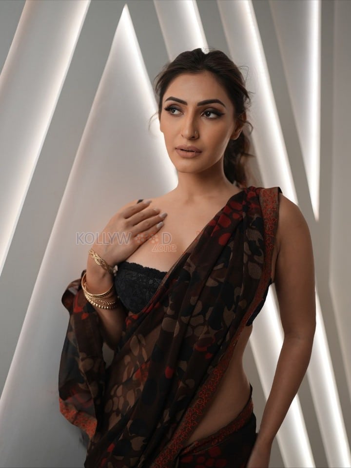 Hot Shivangi Verma in a Black Red Floral Saree with a Black Lace Bustier Style Sleeveless Blouse Photos 06