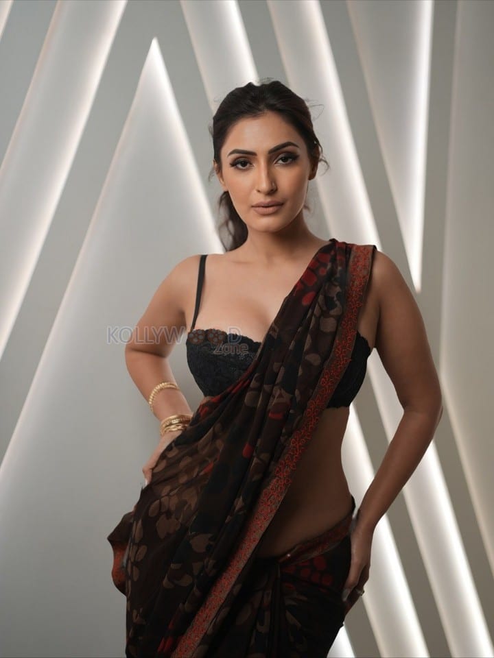 Hot Shivangi Verma in a Black Red Floral Saree with a Black Lace Bustier Style Sleeveless Blouse Photos 07