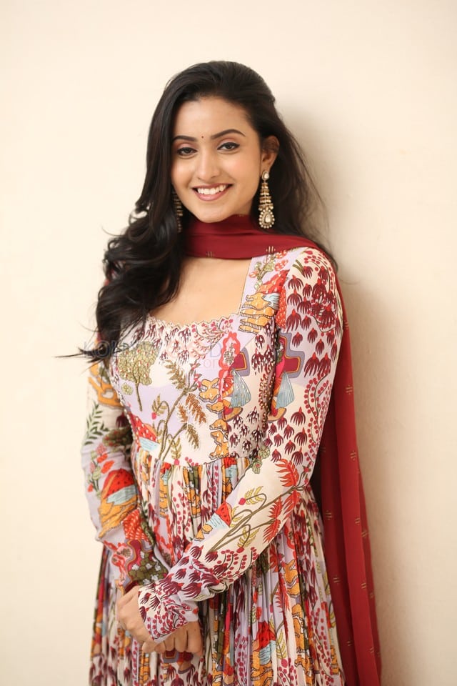 Actress Deepika Pilli at Akkada Ammayi Ikkada Abbayi Trailer Launch Photos 26