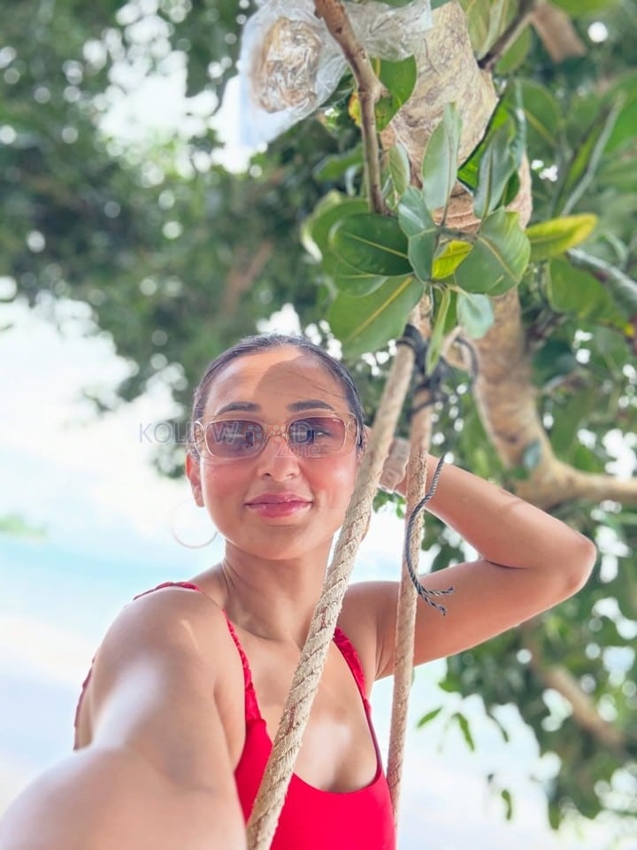 Sexy Mimi Chakraborty in a Red Pink Two Piece Bikini Pictures 01