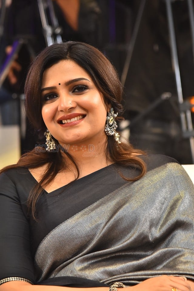 Actress Divya Pillai at Ace Movie Pre Release Event Photos 05