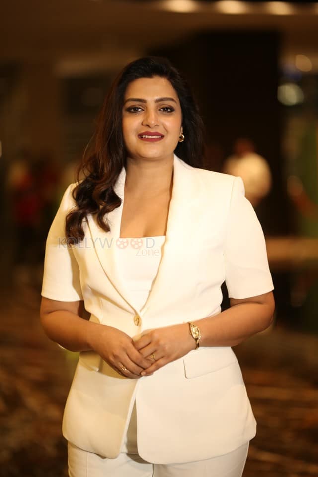 Actress Divya Pillai at Bhairavam Movie Pre Release Event Photos 04