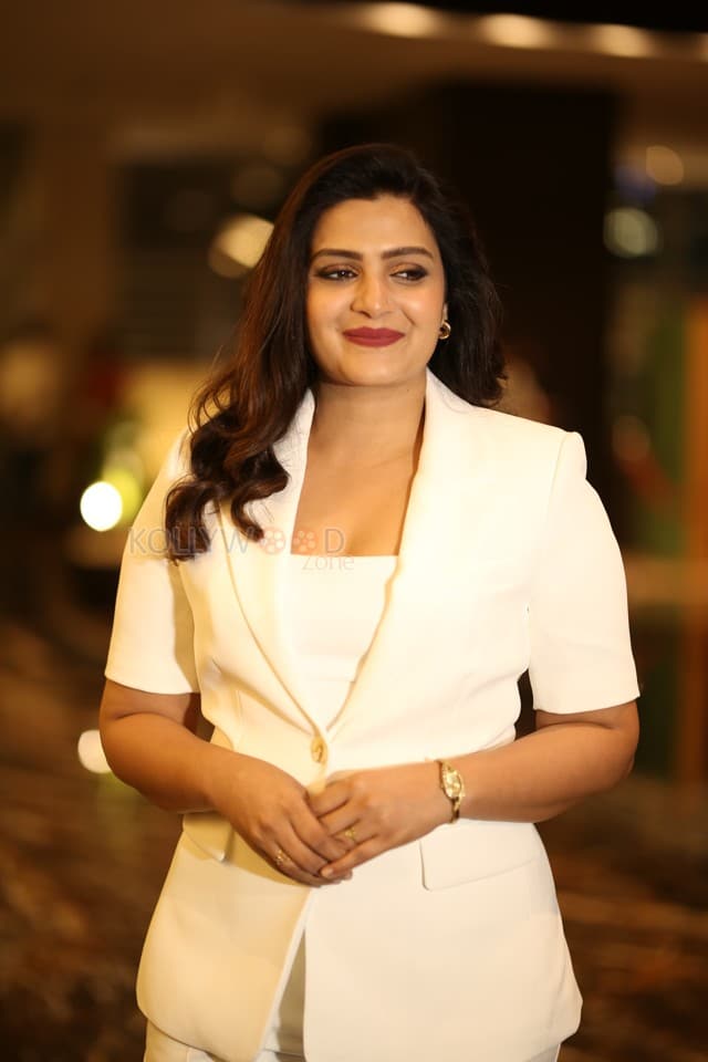 Actress Divya Pillai at Bhairavam Movie Pre Release Event Photos 07