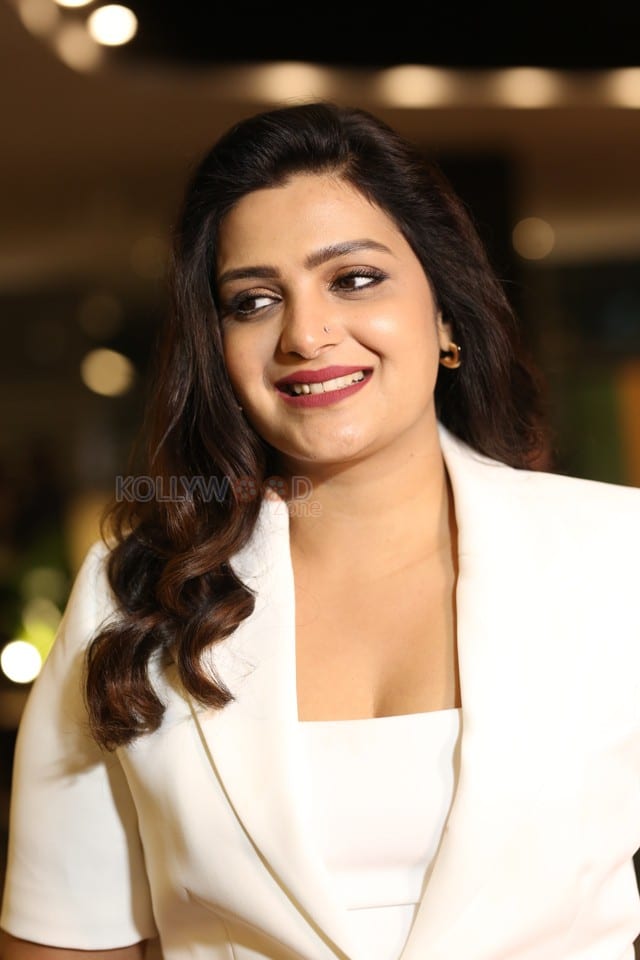 Actress Divya Pillai at Bhairavam Movie Pre Release Event Photos 17