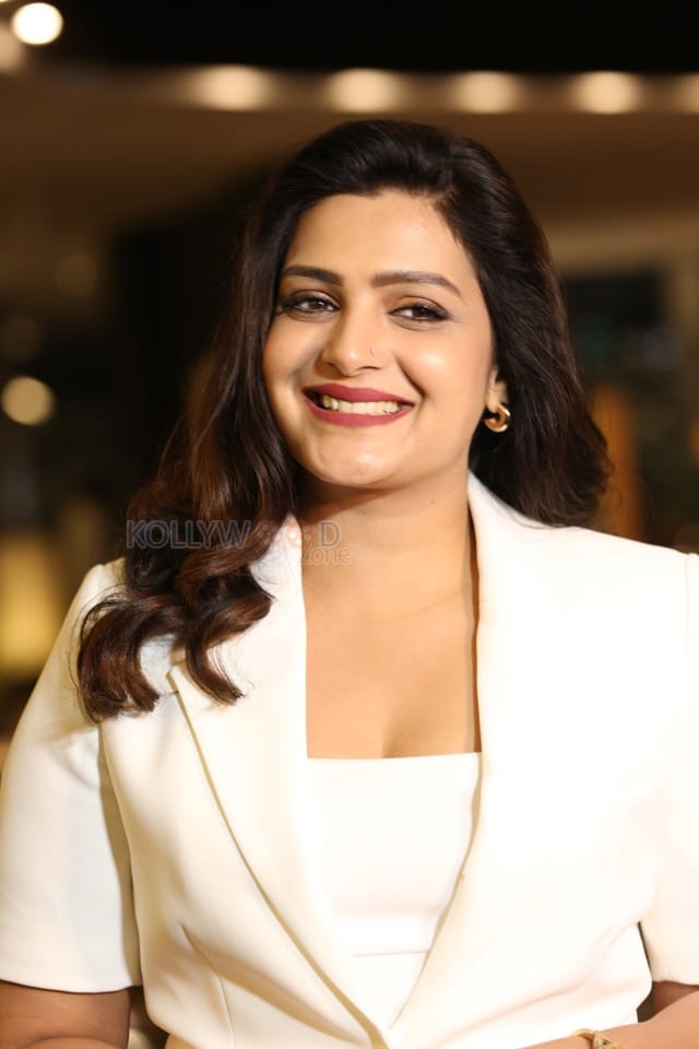Actress Divya Pillai at Bhairavam Movie Pre Release Event Photos 18
