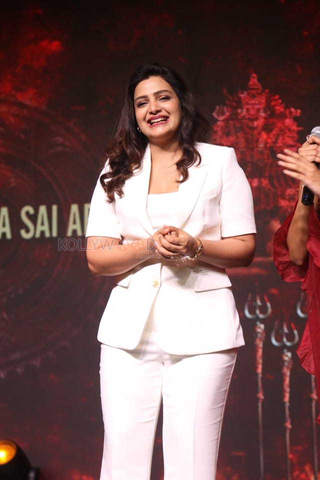 Actress Divya Pillai at Bhairavam Movie Pre Release Event Photos 22