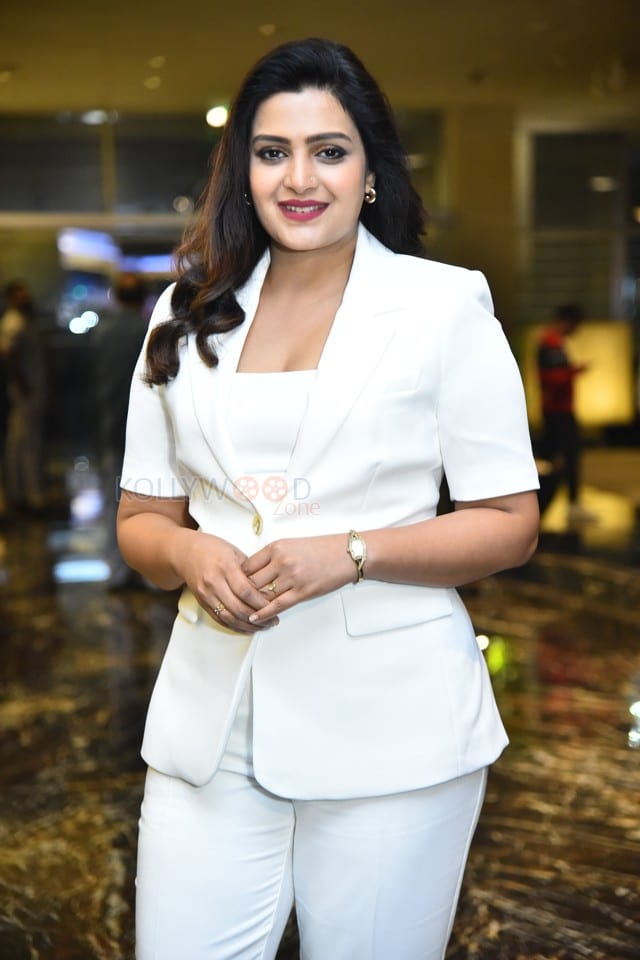 Actress Divya Pillai at Bhairavam Movie Pre Release Event Photos 28