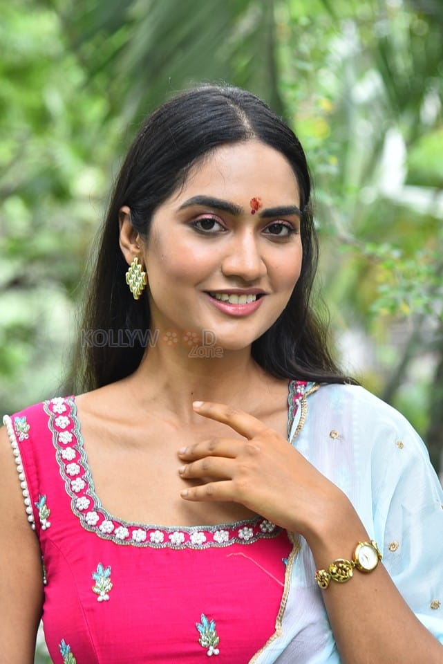 Actress Kajal Choudhary at Ananganaga Movie Success Meet Photos 12