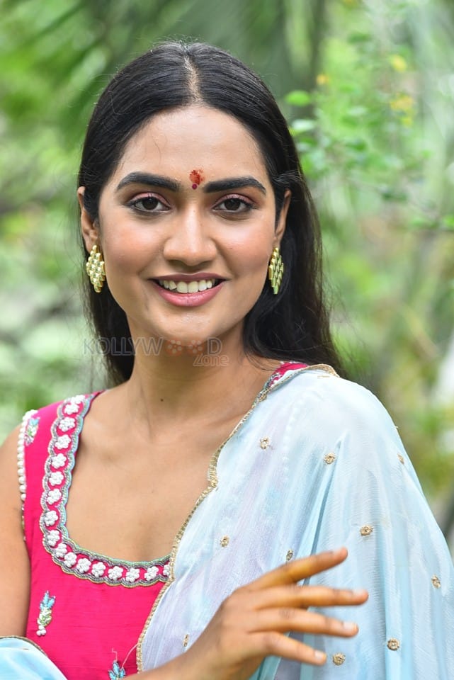 Actress Kajal Choudhary at Ananganaga Movie Success Meet Photos 16