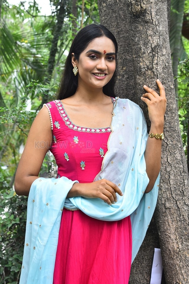 Actress Kajal Choudhary at Ananganaga Movie Success Meet Photos 18