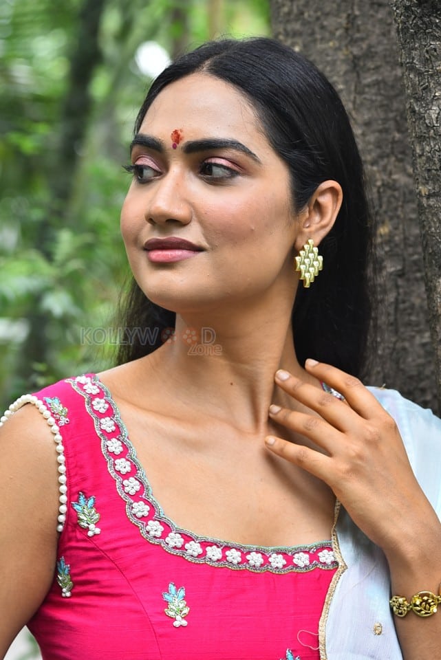 Actress Kajal Choudhary at Ananganaga Movie Success Meet Photos 19