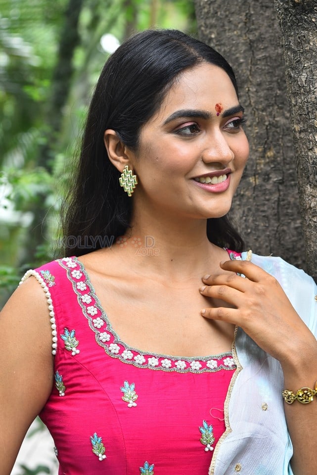Actress Kajal Choudhary at Ananganaga Movie Success Meet Photos 20