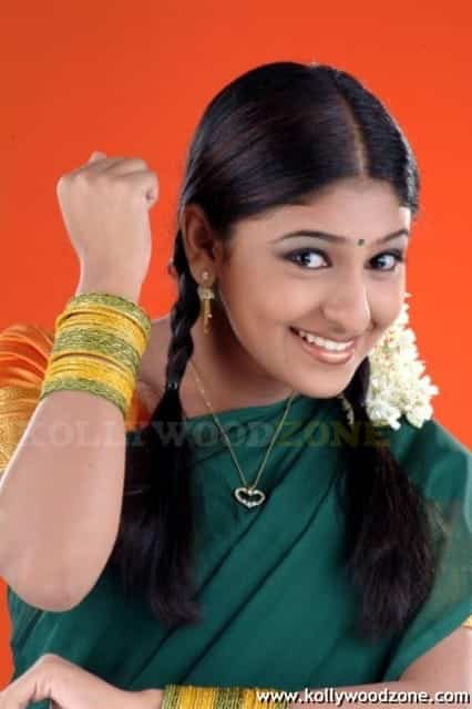 Actress Monika Stills 028