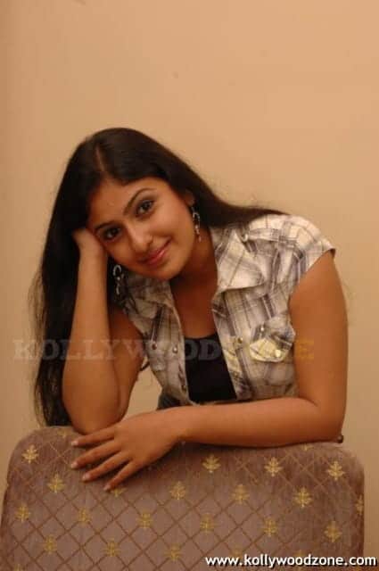 Actress Monika Stills 050