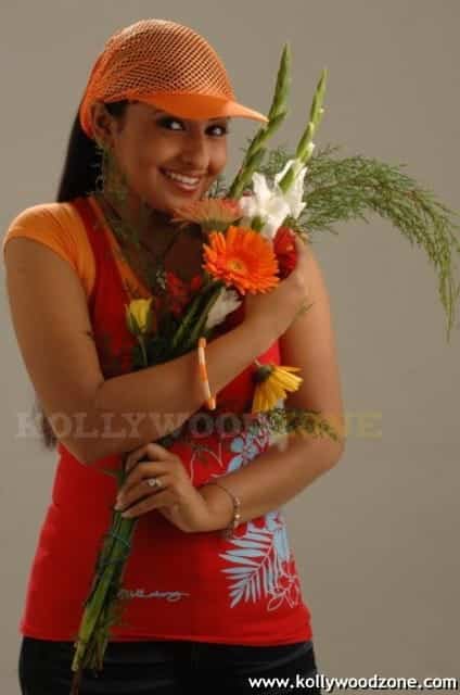 Actress Monika Stills 074