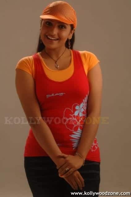 Actress Monika Stills 082