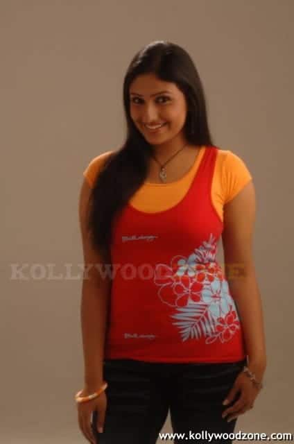 Actress Monika Stills 088