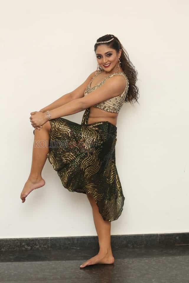 Actress Natasha Doshi At Bang Bang New Year 2019 Celebration Photos 35