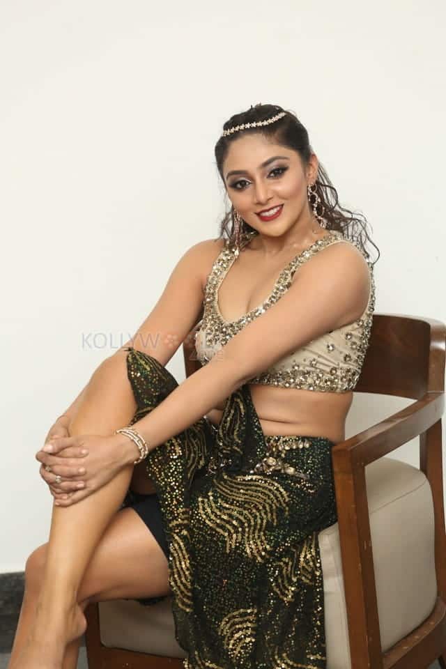 Actress Natasha Doshi At Bang Bang New Year 2019 Celebration Photos 51
