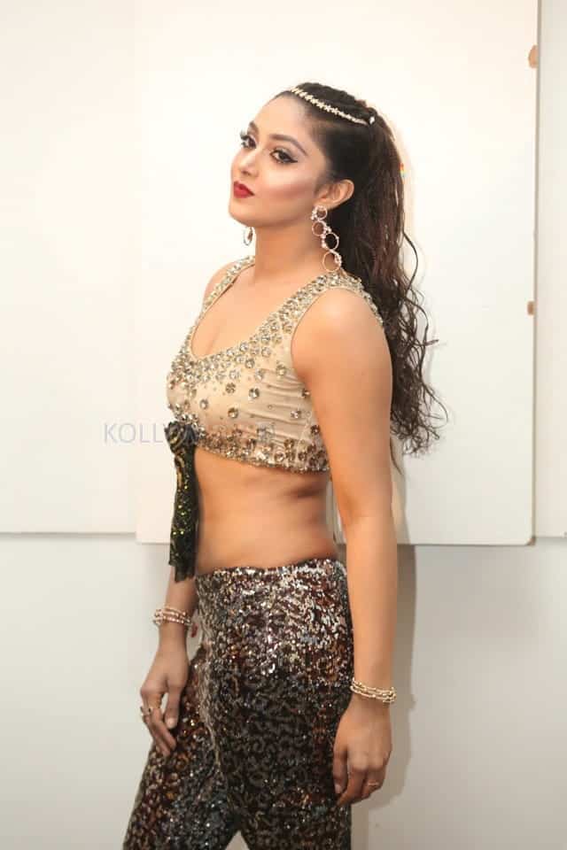 Actress Natasha Doshi At Bang Bang New Year 2019 Celebration Photos 67