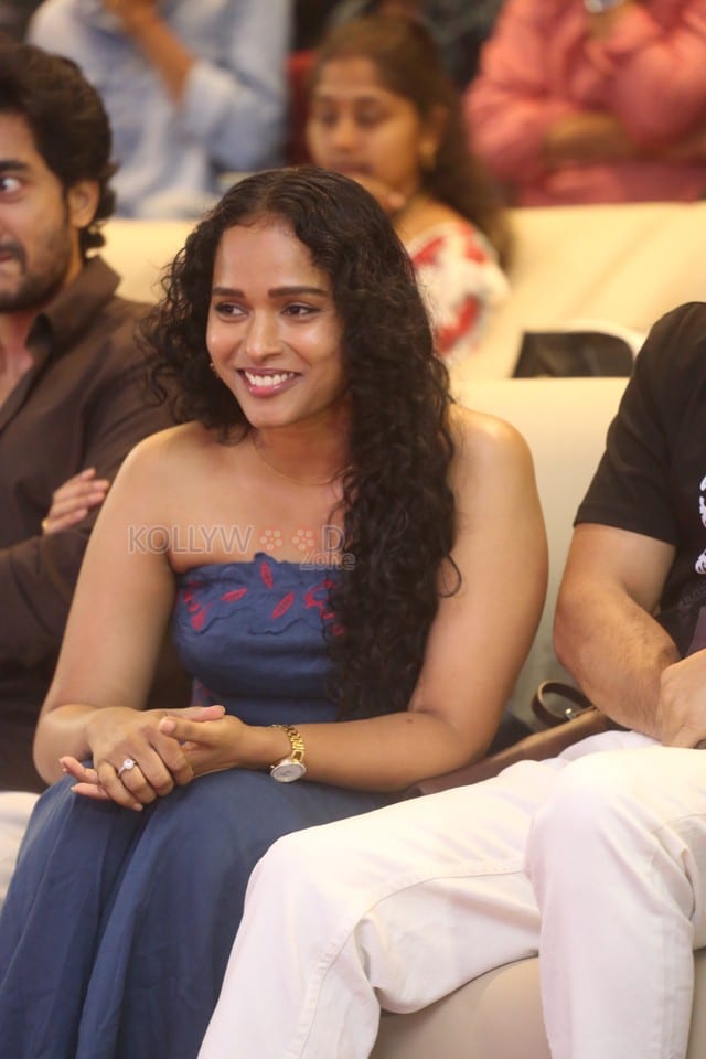 Actress Pavani Karanam at Hit 3 Movie Success Meet Photos 04