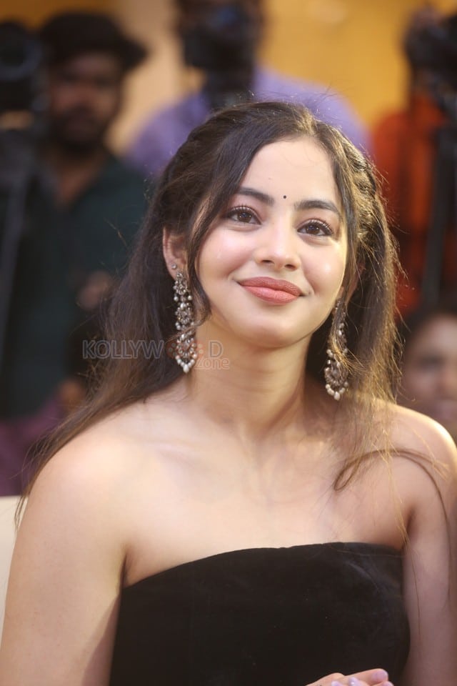 Actress Shriya Kontham at Subham Movie Success Meet Pictures 02