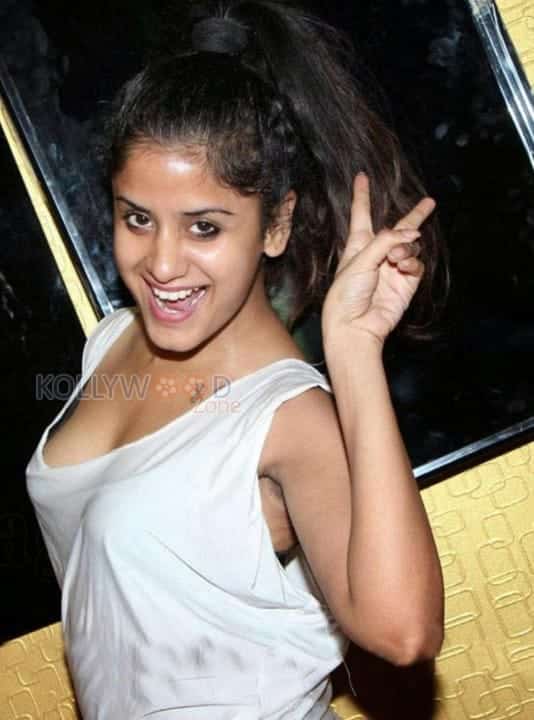 Anukriti Sharma Hot Photoshoot Pictures 01