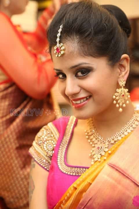 Anukruthi Saree Photos 14