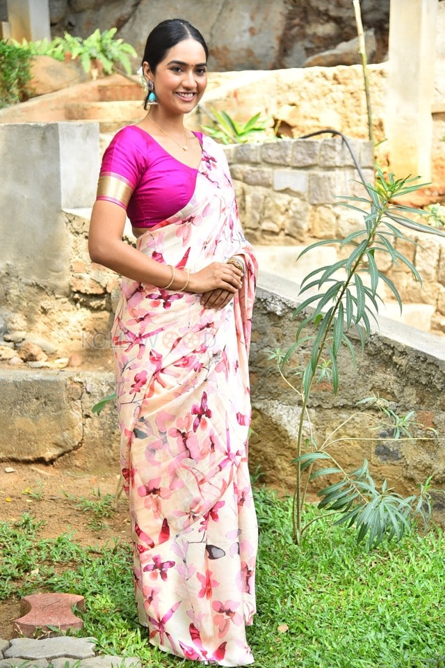 Heroine Kajal Choudhary at Naveen Chandra New Movie Launch Pictures 04