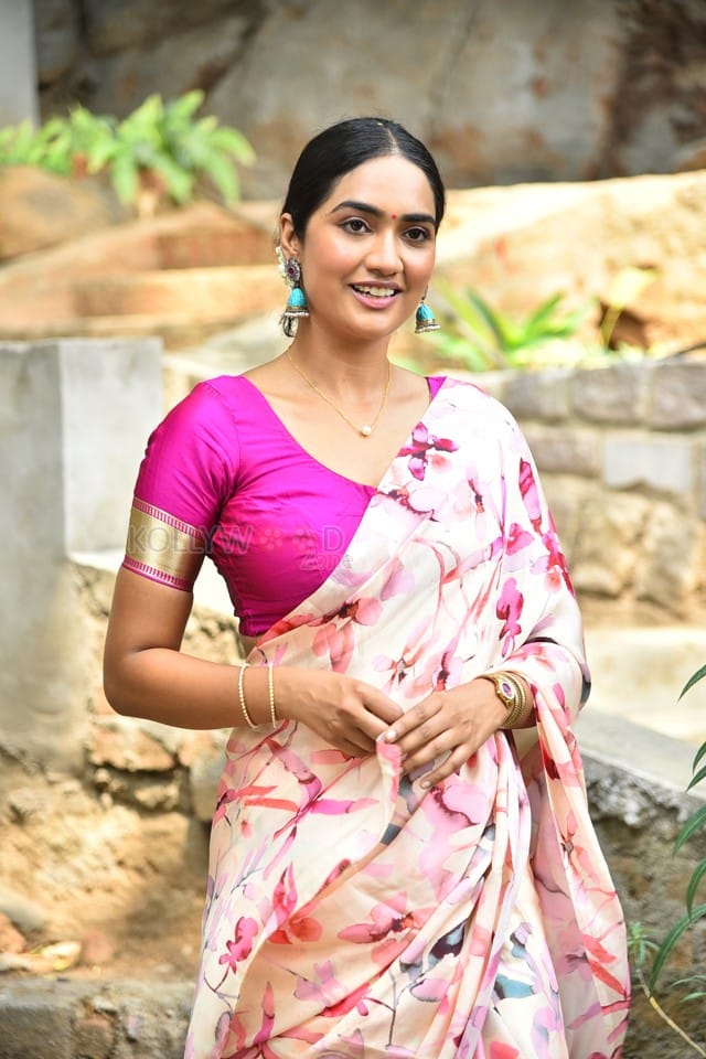 Heroine Kajal Choudhary at Naveen Chandra New Movie Launch Pictures 07