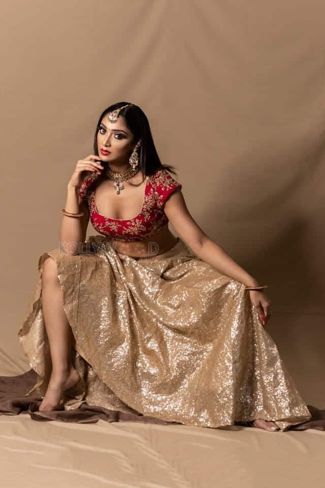 Natasha Doshi Latest Photoshoot Pictures 01