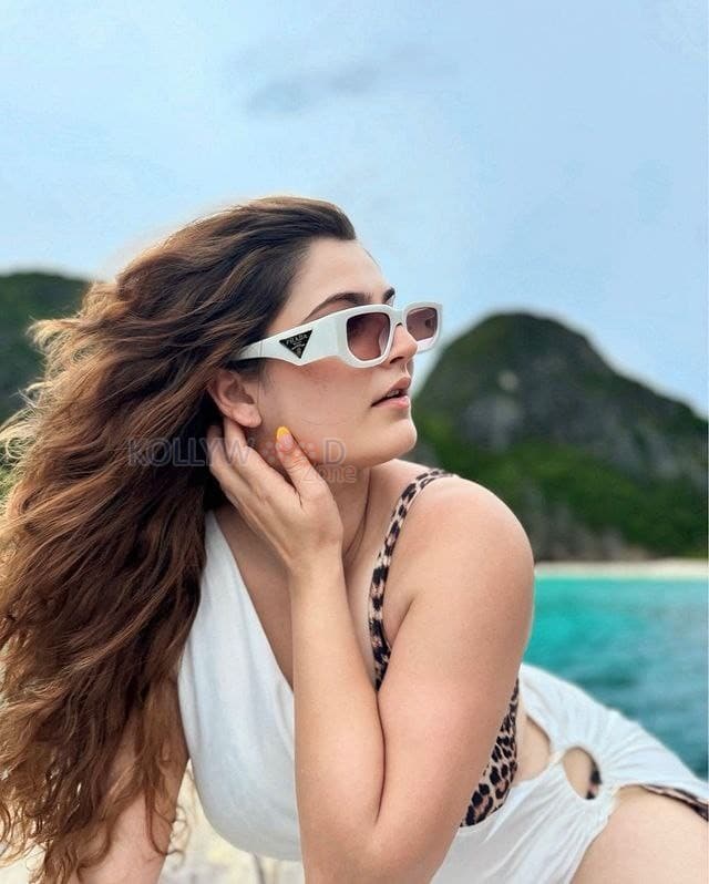 Sexy Shivaleeka Oberoi in a Leopard Print Bikini top with a White Sarong Photos 01