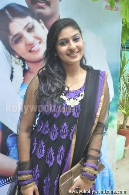 Suvadugal Movie Heroine Mounika Pictures 05