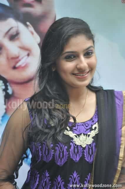 Suvadugal Movie Heroine Mounika Pictures 06