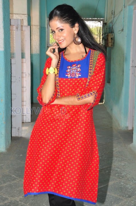 Telugu Actress Anukriti Sharma Pictures 01