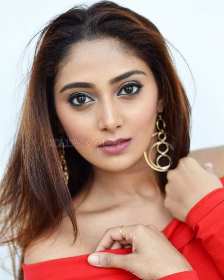 Tollywood Actress Natasha Doshi Photos 04