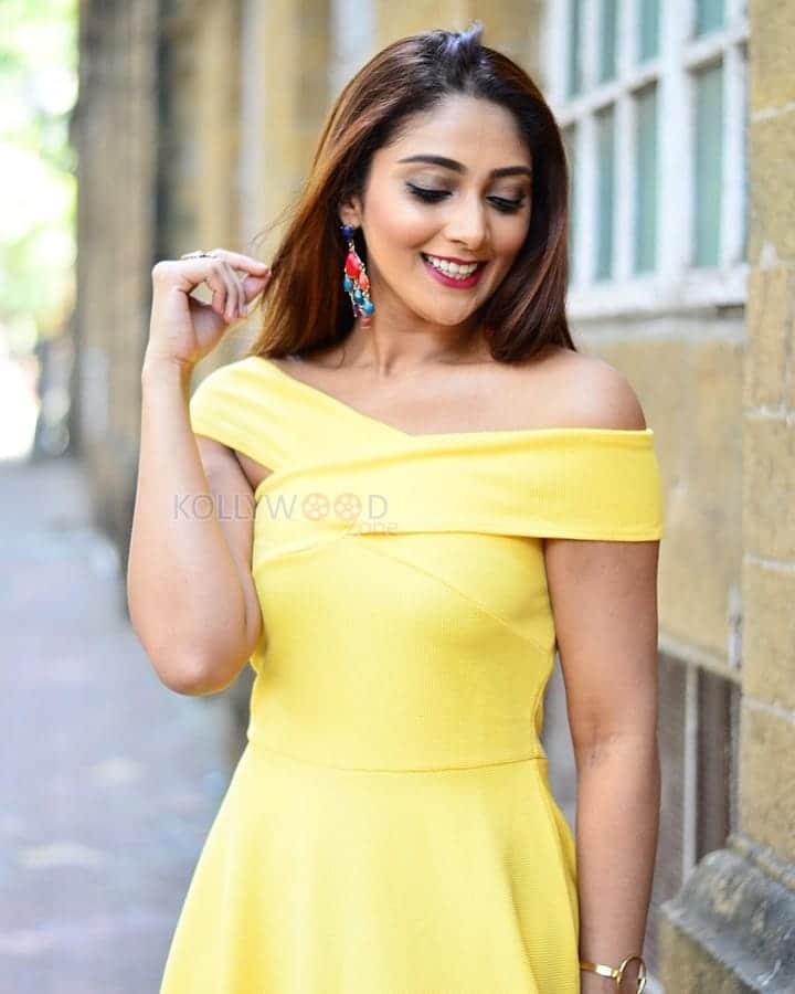 Tollywood Actress Natasha Doshi Photos 15