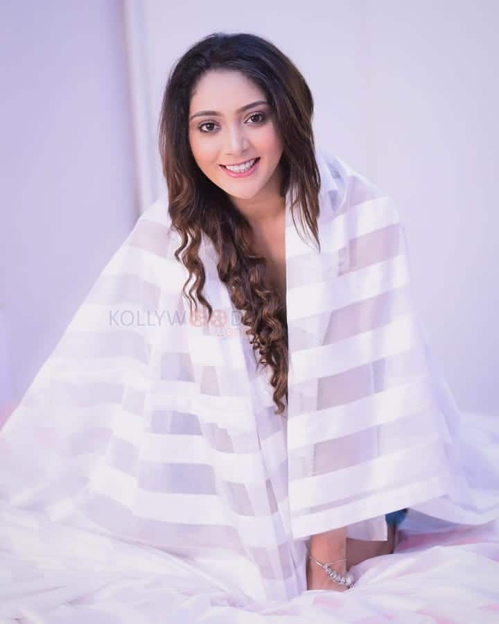 Tollywood Actress Natasha Doshi Photos 24