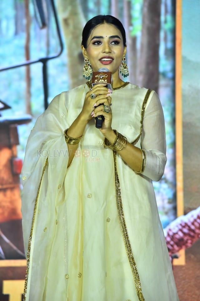 Heroine Sapthami Gowda at Thammudu Movie Pre Release Event Stills 14