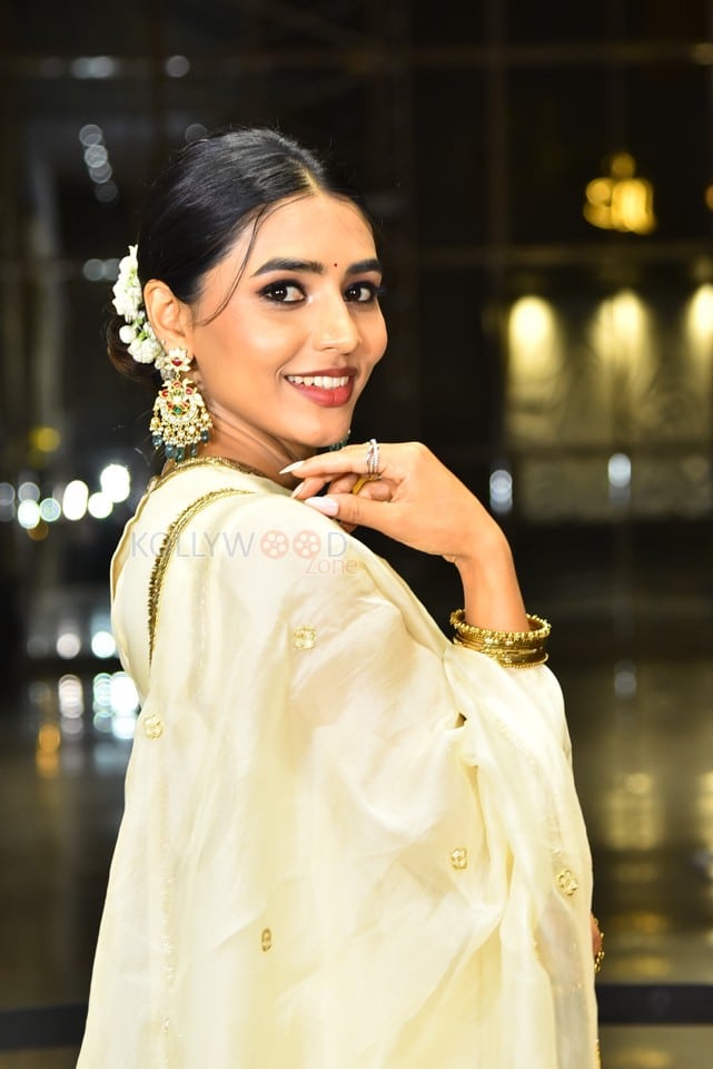 Heroine Sapthami Gowda at Thammudu Movie Pre Release Event Stills 23