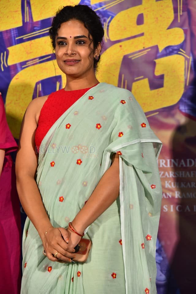 Actress Hari Teja Speech at Nenu Ready Movie Title and Glimpse Launch Event Photos 03
