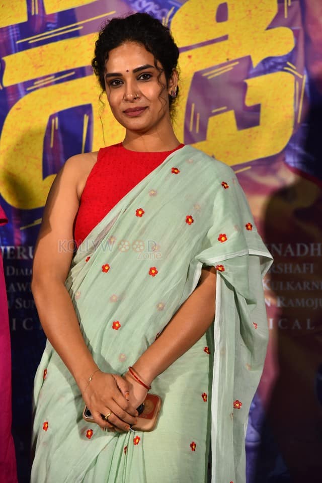 Actress Hari Teja Speech at Nenu Ready Movie Title and Glimpse Launch Event Photos 05