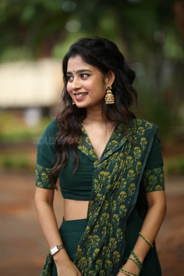 Actress Janany Kunaseelan at Usurae Movie Press Meet Pictures 01