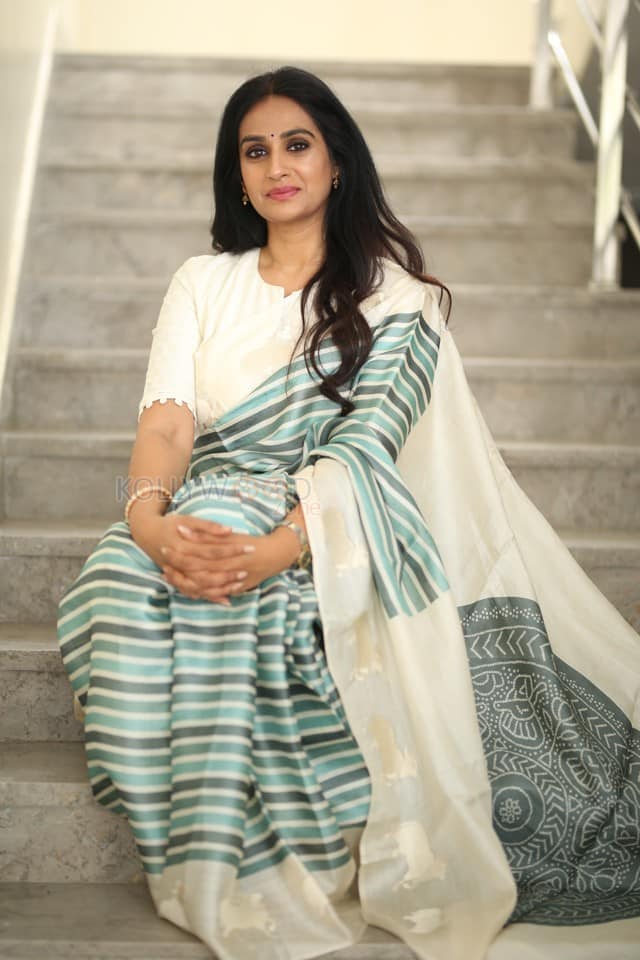 Actress Laya at Thammudu Movie Interview Pictures 11