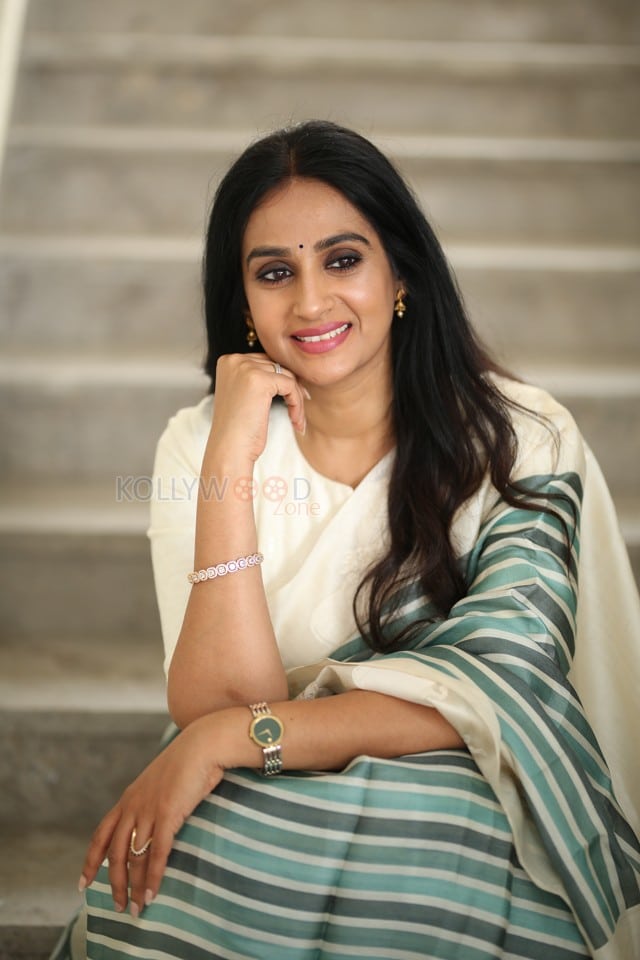 Actress Laya at Thammudu Movie Interview Pictures 18