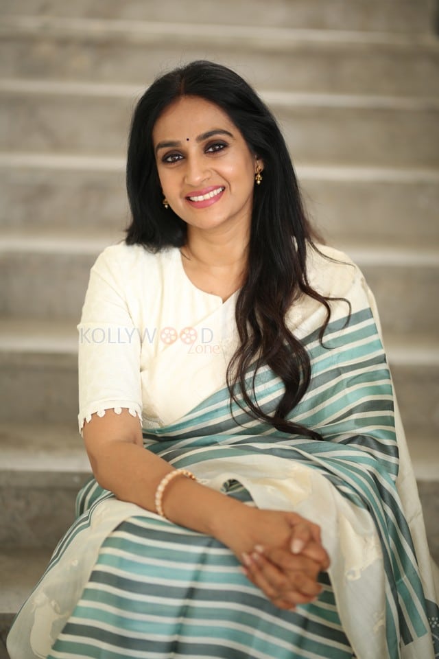 Actress Laya at Thammudu Movie Interview Pictures 24