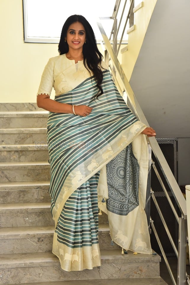 Actress Laya at Thammudu Movie Interview Pictures 34