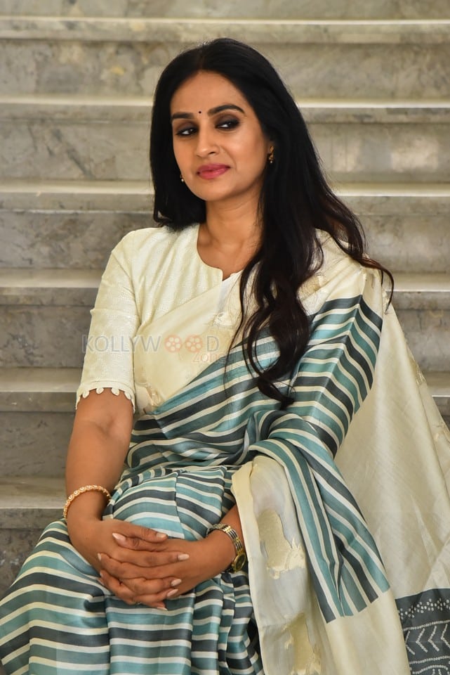 Actress Laya at Thammudu Movie Interview Pictures 37