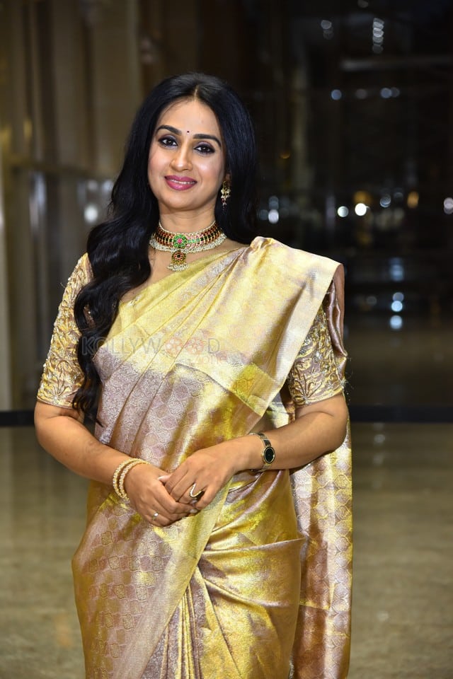 Actress Laya at Thammudu Movie Pre Release Event Photos 12