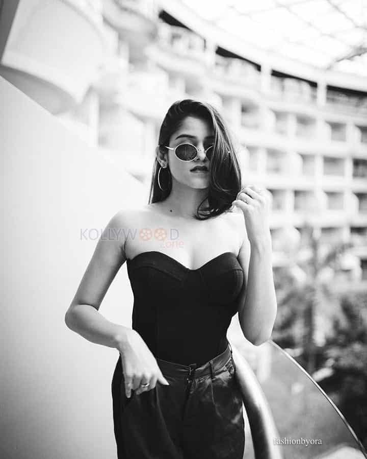 Youtube Celebrity Meghna Kaur Sexy Photos 01